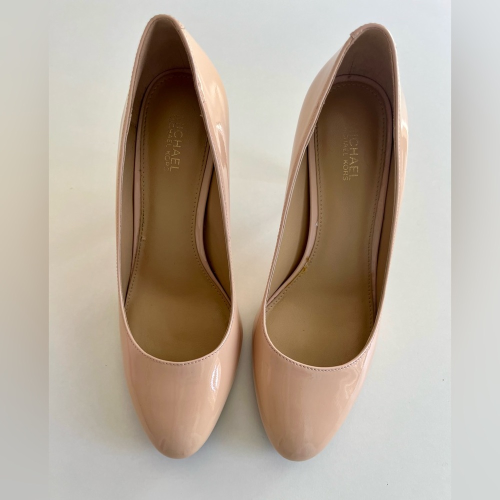 MICHAEL Michael Kors Blush Patent Round-Toe Pumps size 7